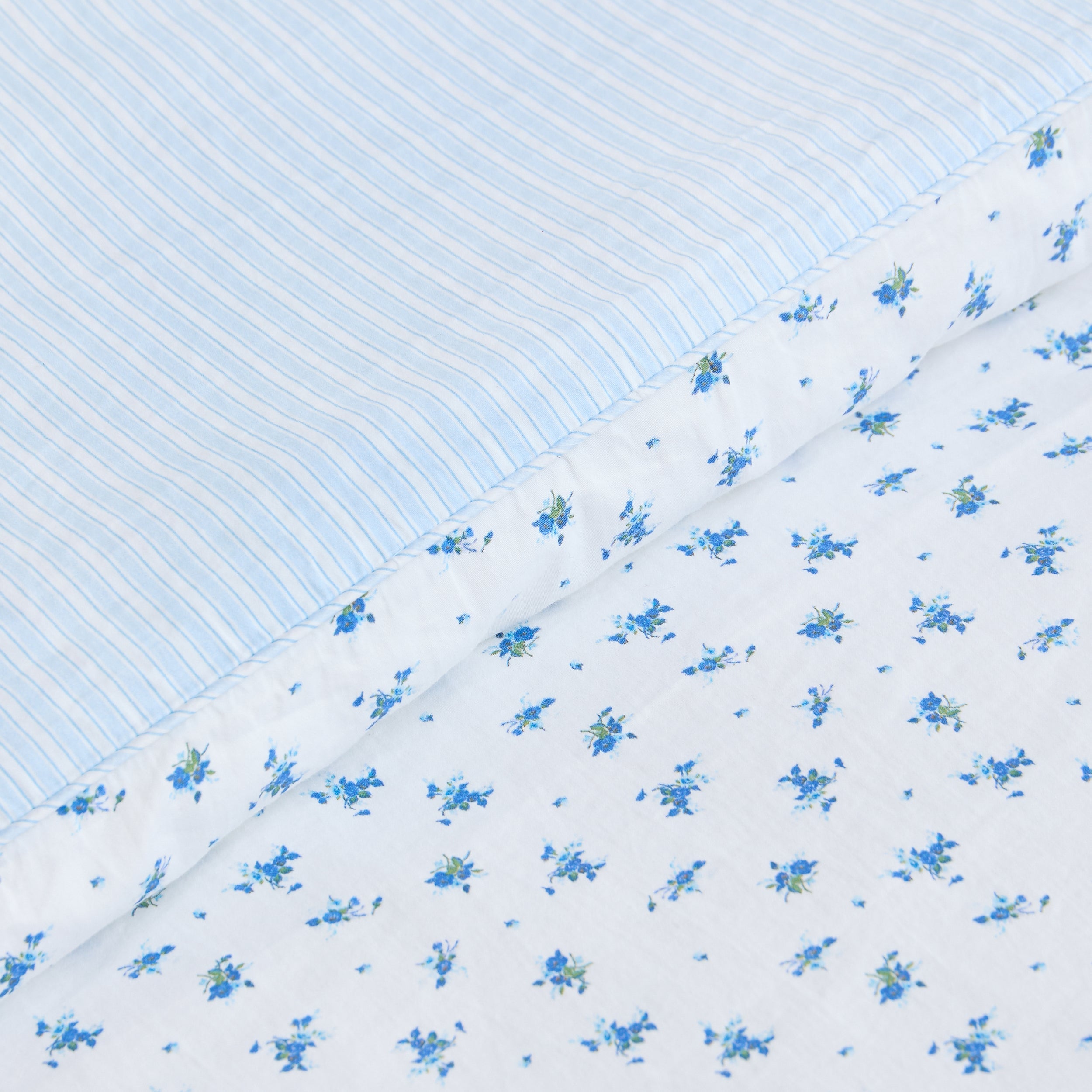 Bloom & Stripe Reversible Duvet Cover | Bloom & Stripe Reversible Duvet Cover - Blue Floral Print