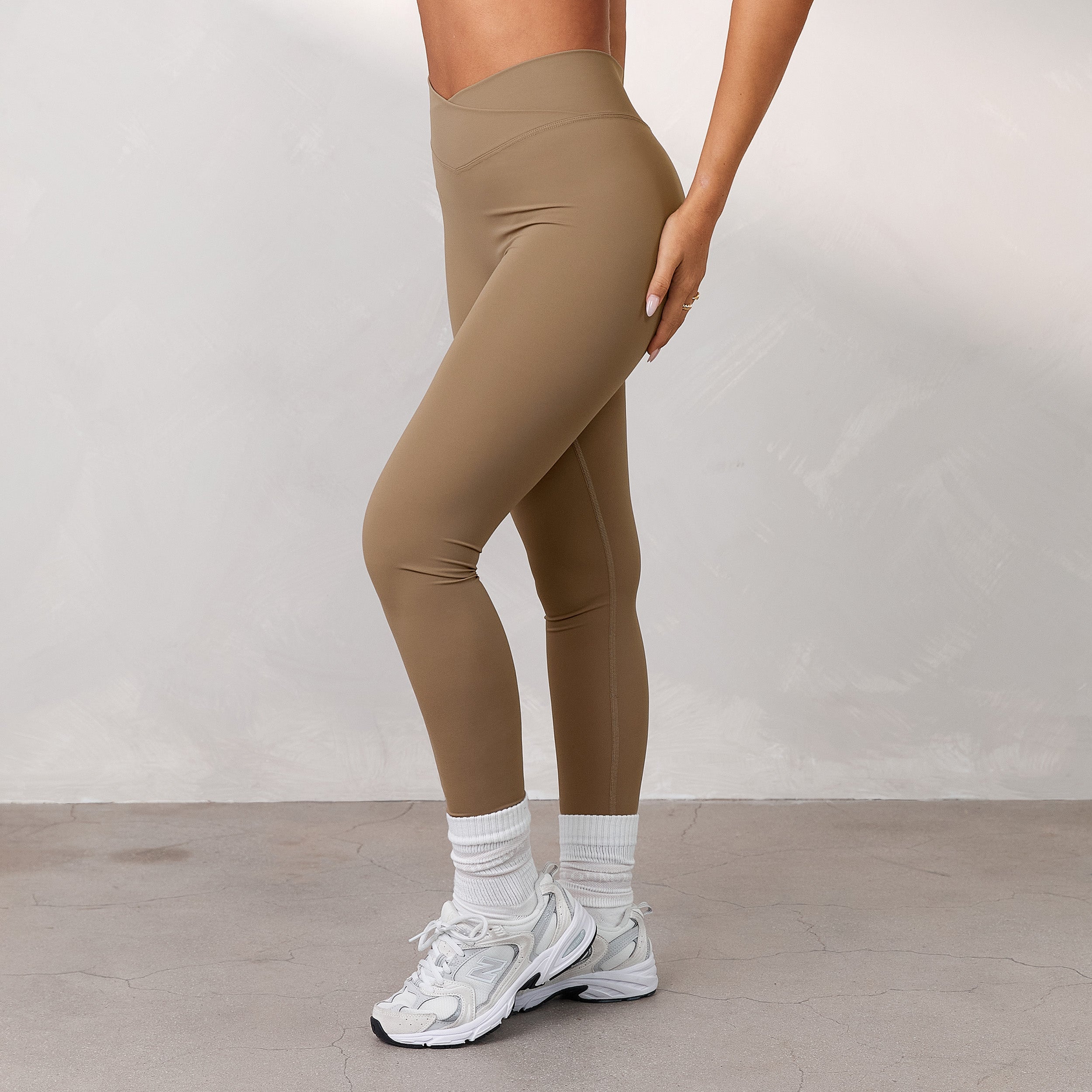 Silhouette Crossover Leggings | Adison, S