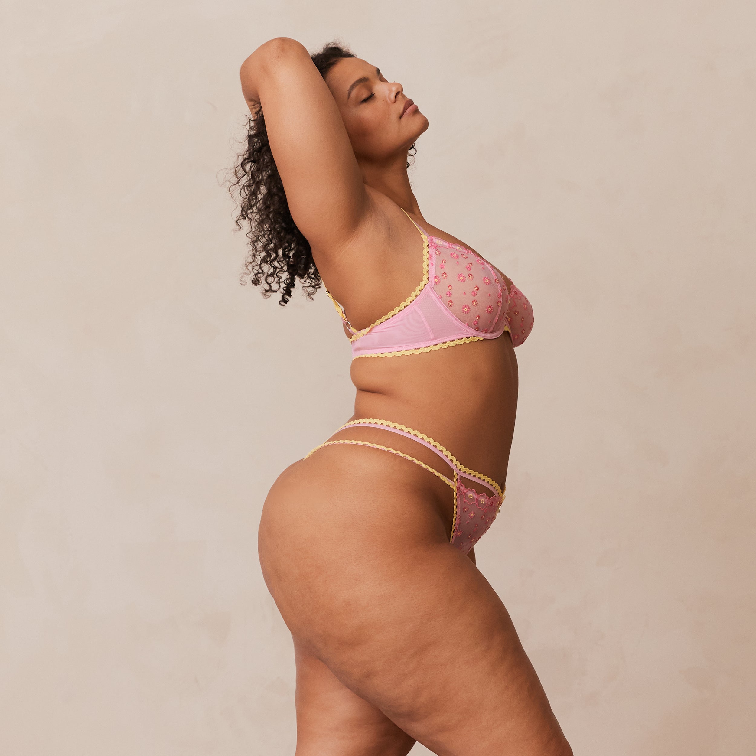 Daisy Embroidered Balcony Bra | Leslie, 14DD/XL (Thong)