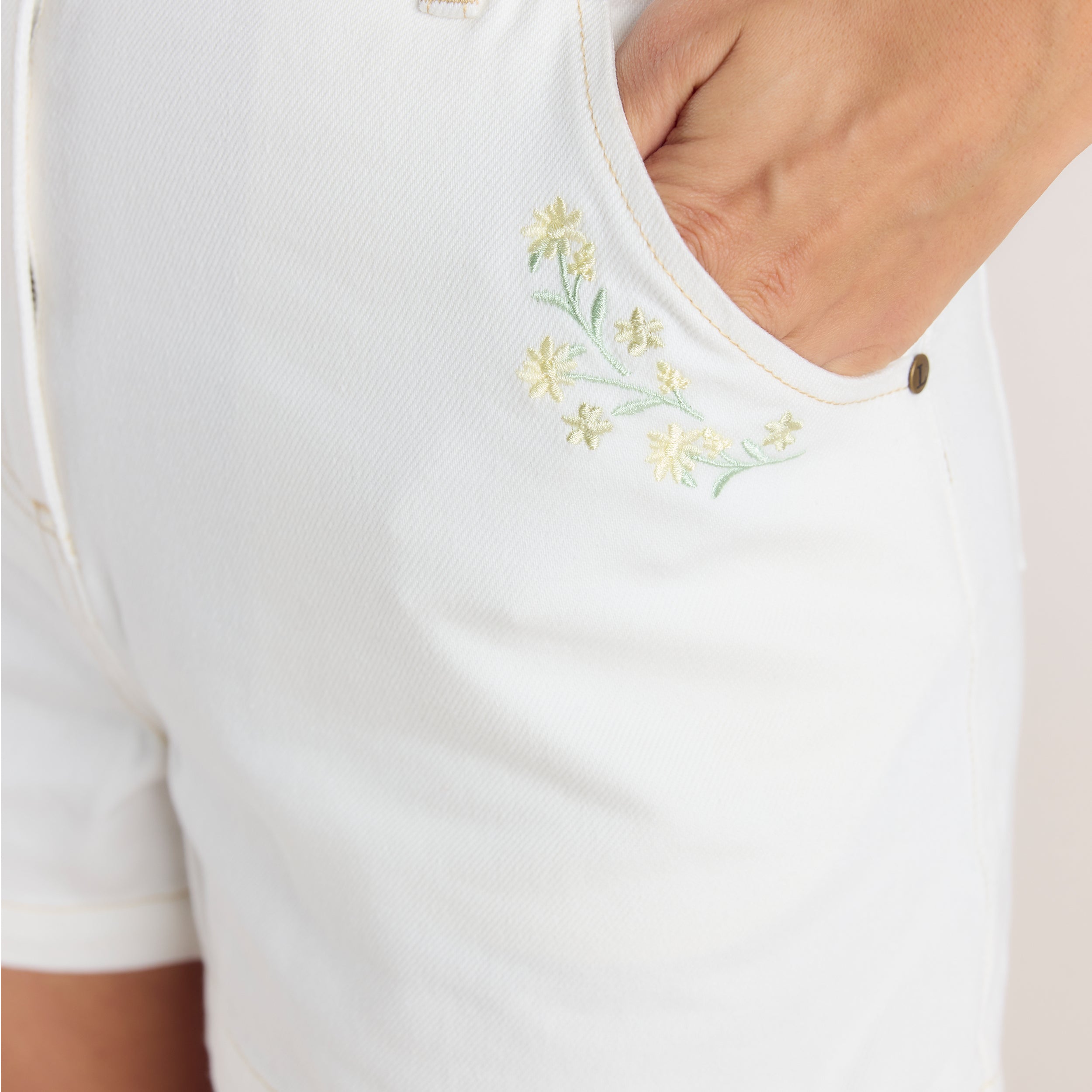 Embroidered Denim Shorts | Embroidered Denim Shorts - White